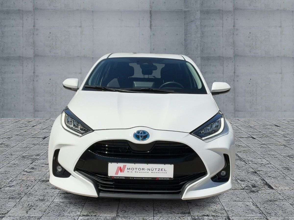Toyota Yaris 1,5 HSD TEAM D LED+RFK+GRA+SHZ+LM imagem 3
