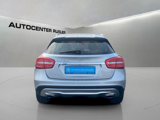 MERCEDES-BENZ GLA 200