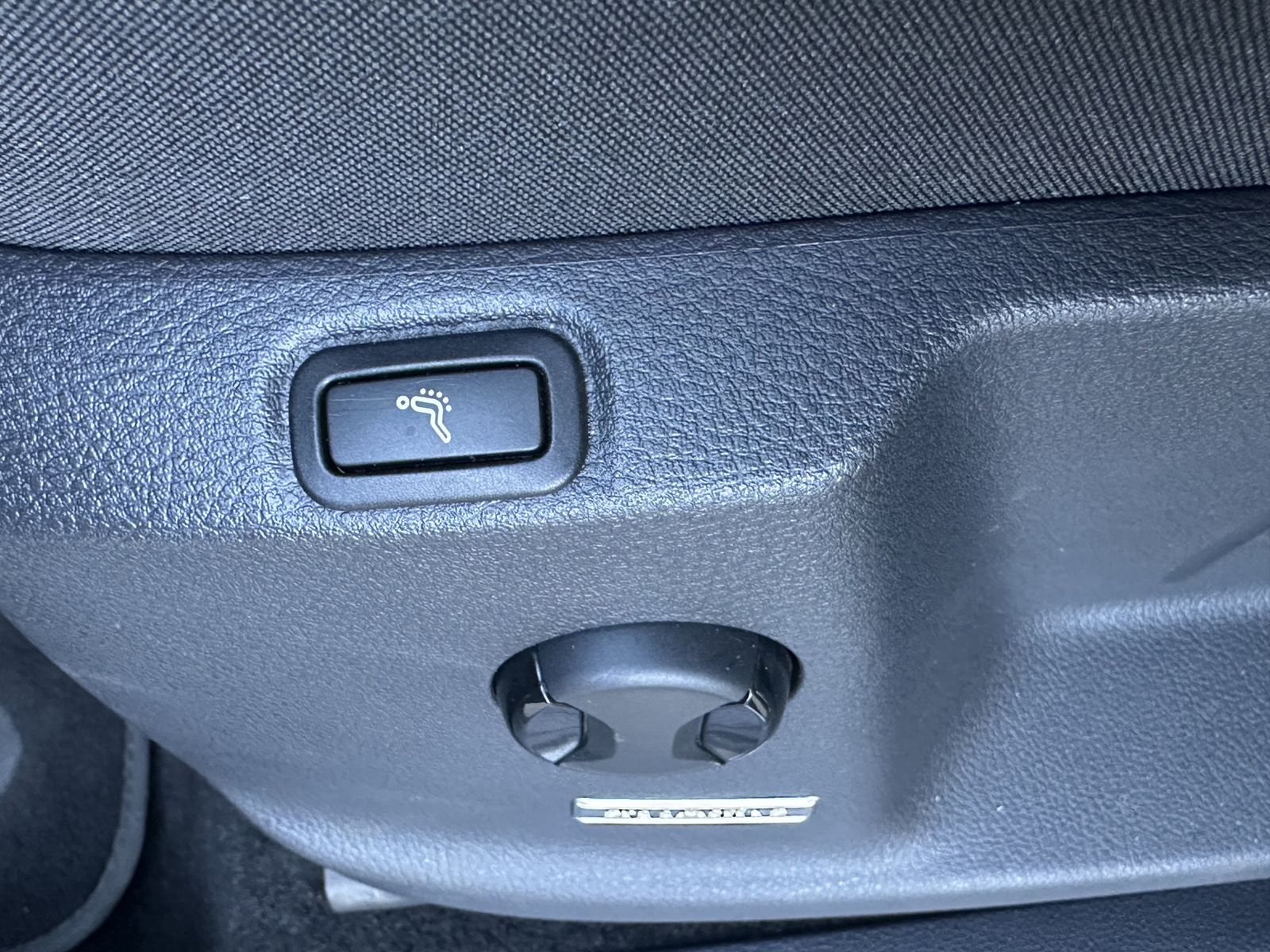 Fahrzeugabbildung Volkswagen Touran 2.0 TDI DSG HL 7-Sitzer NAV+LED+AHK+PANO