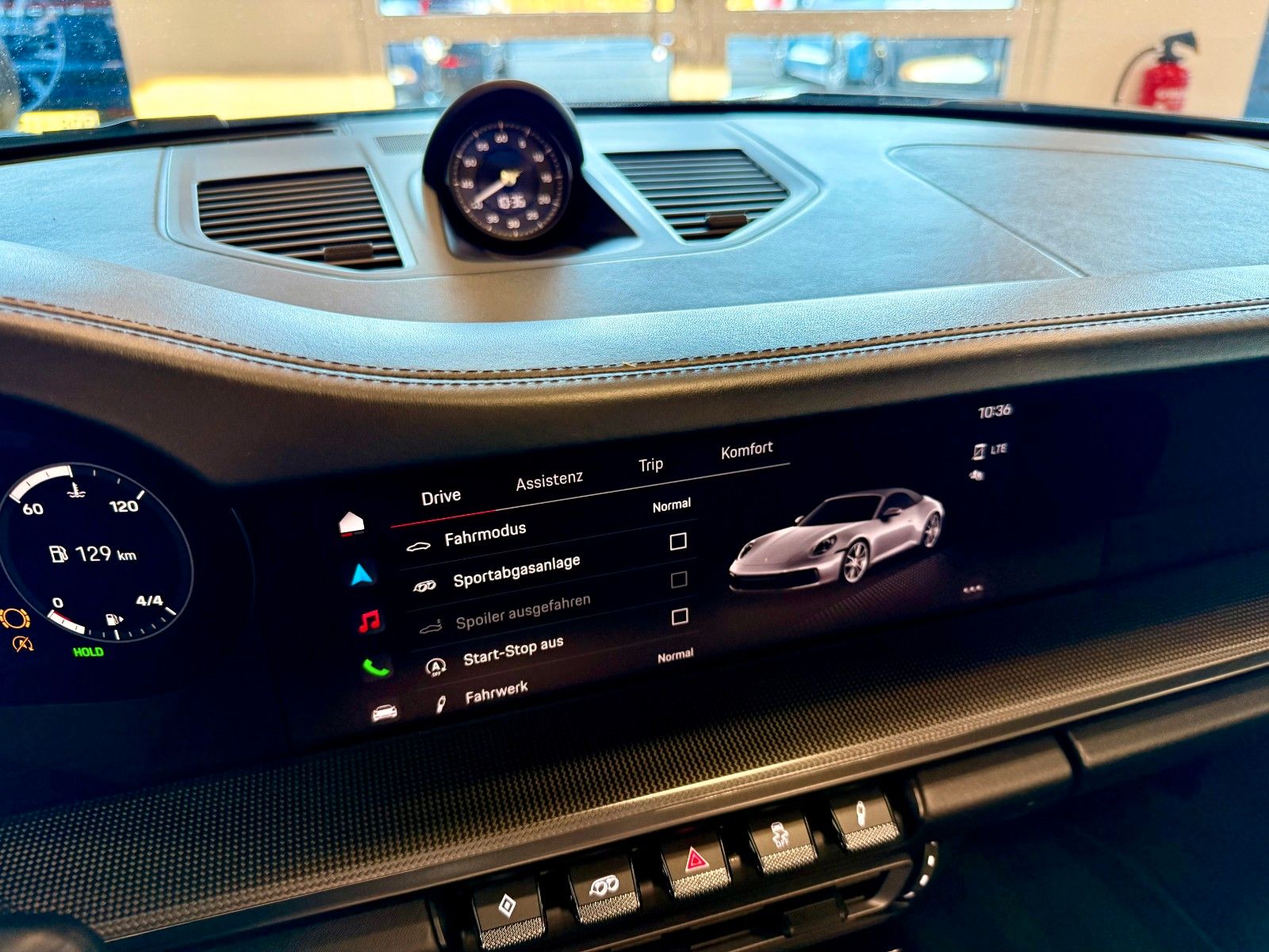 Fahrzeugabbildung Porsche 911 992 Carrera 4S Cabrio SportDesign/18Wege/SAA