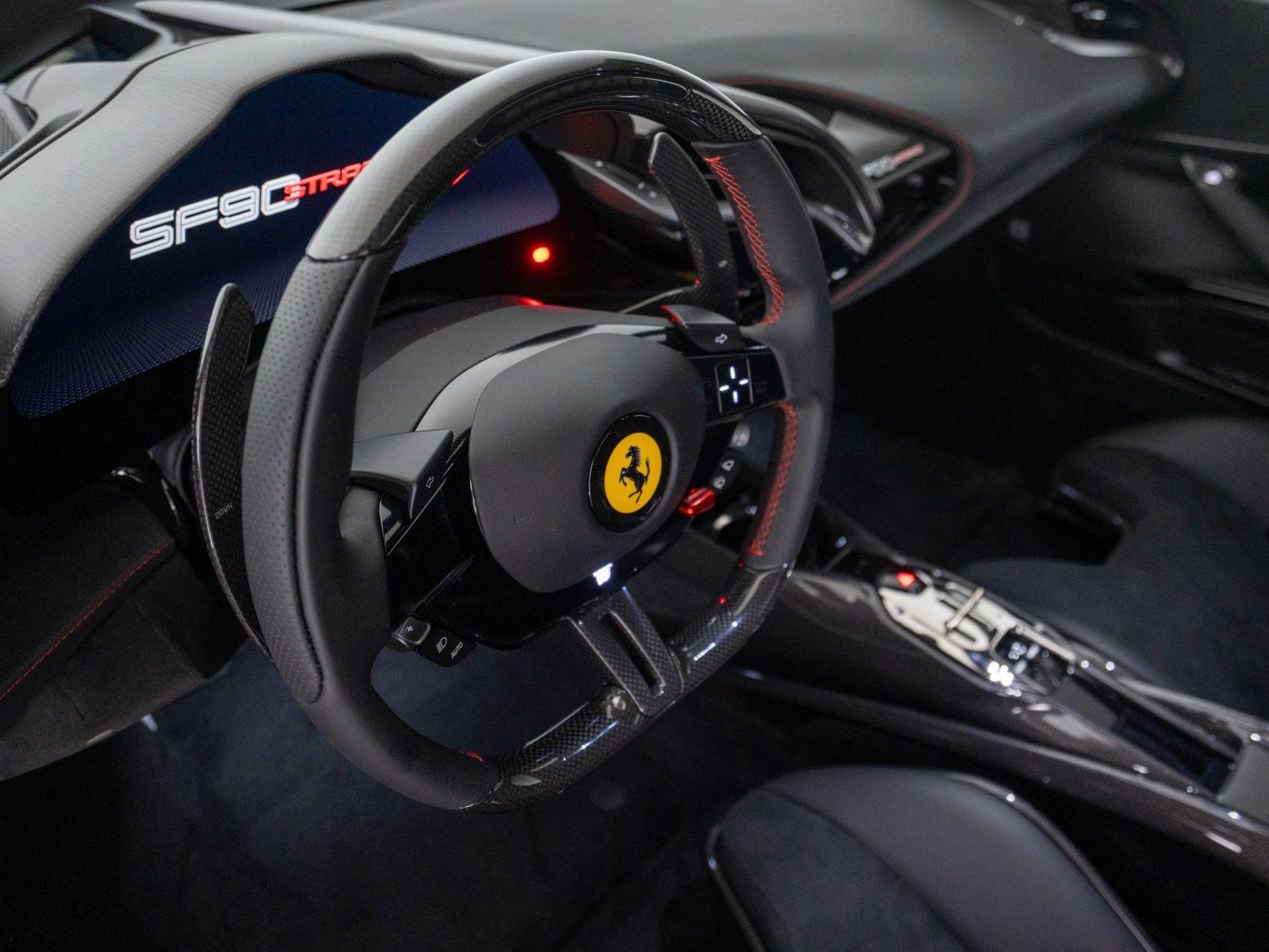 Ferrari SF90 Stradale ASSETTO FIORANO