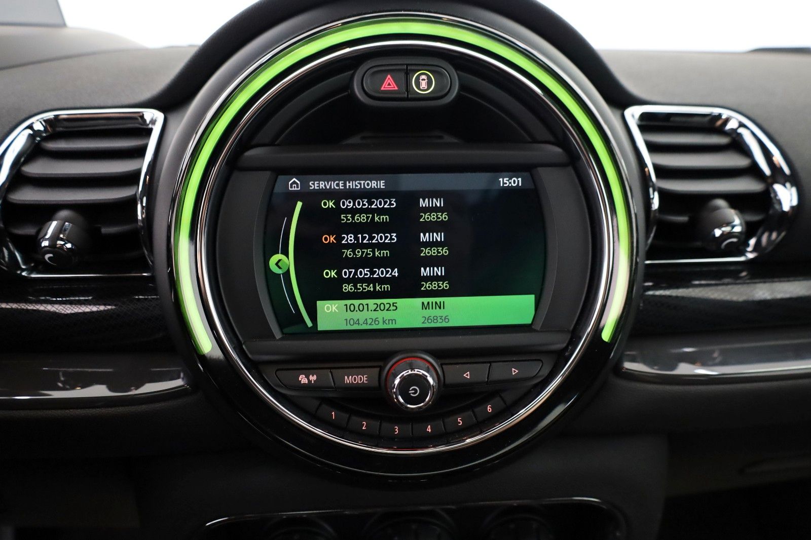 Fahrzeugabbildung MINI Clubman SD Cooper All4 Navi,LED,PanDach,Harman/K