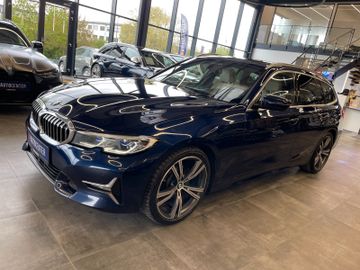 BMW 320 Touring  d xDrive Luxury Line *HUD*PANO*ACC*