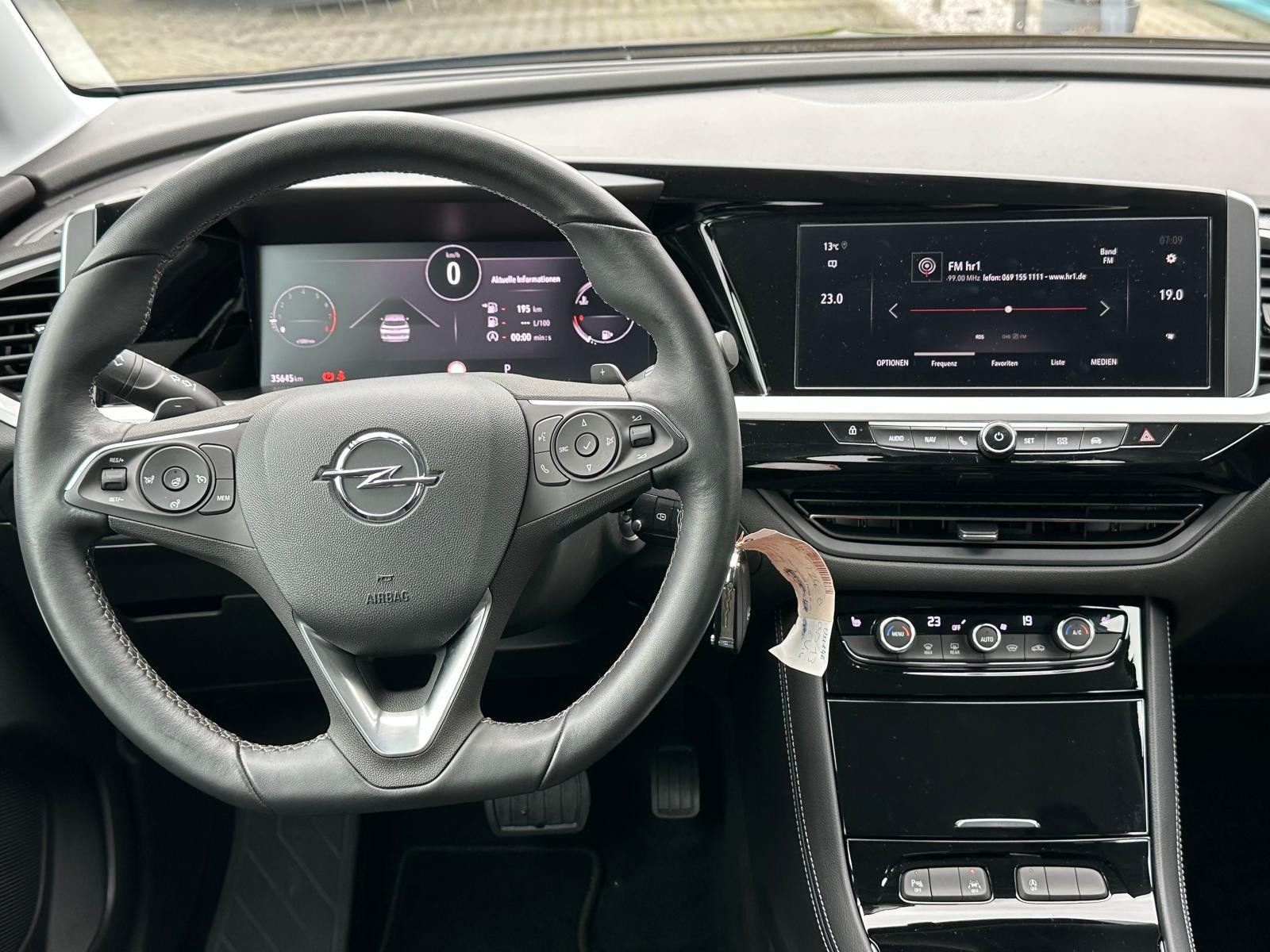 Fahrzeugabbildung Opel Grandland 1.2 GS Line VIRTUAL+LED+KAM+TEMPO+SHZ+
