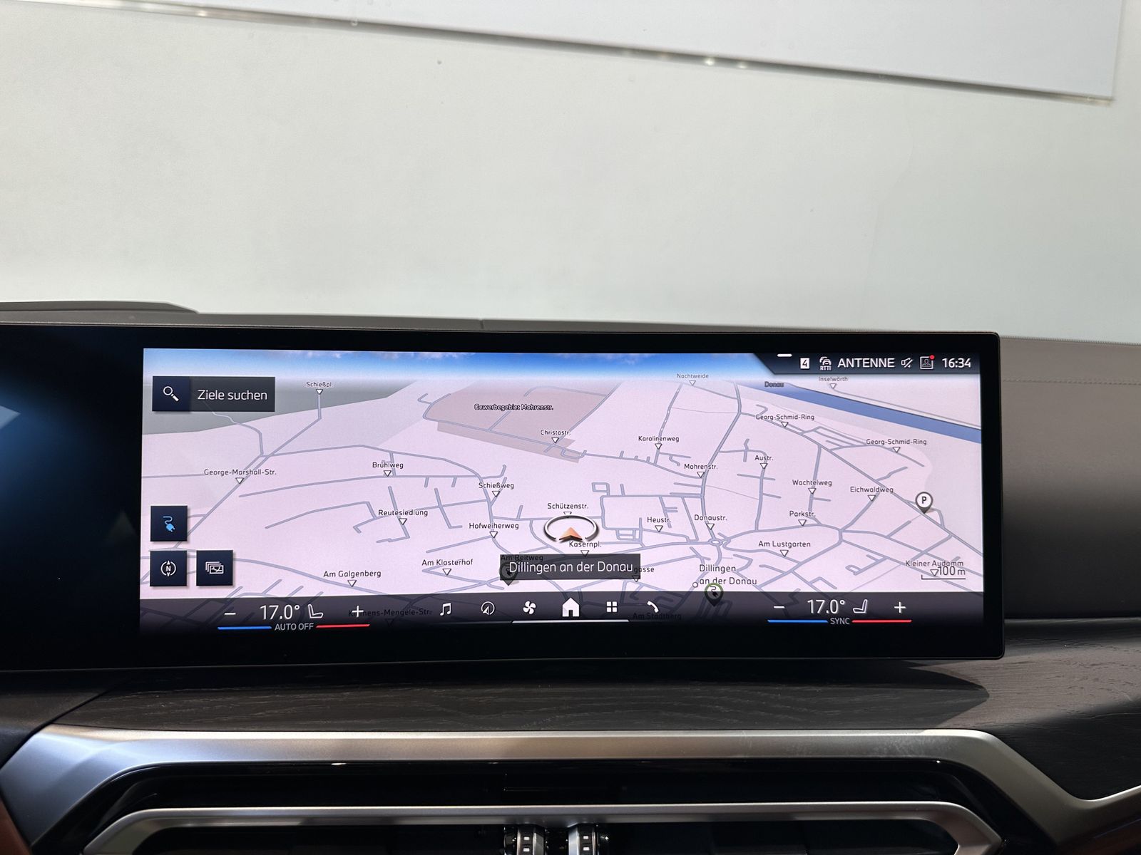 Fahrzeugabbildung BMW i4 eDrive35 AHK, Harman Kardon Surround System