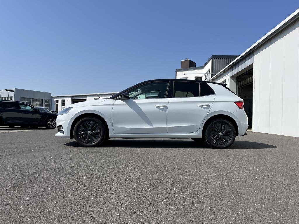 Skoda Fabia 2022 г. Белый, пробег 26995 км