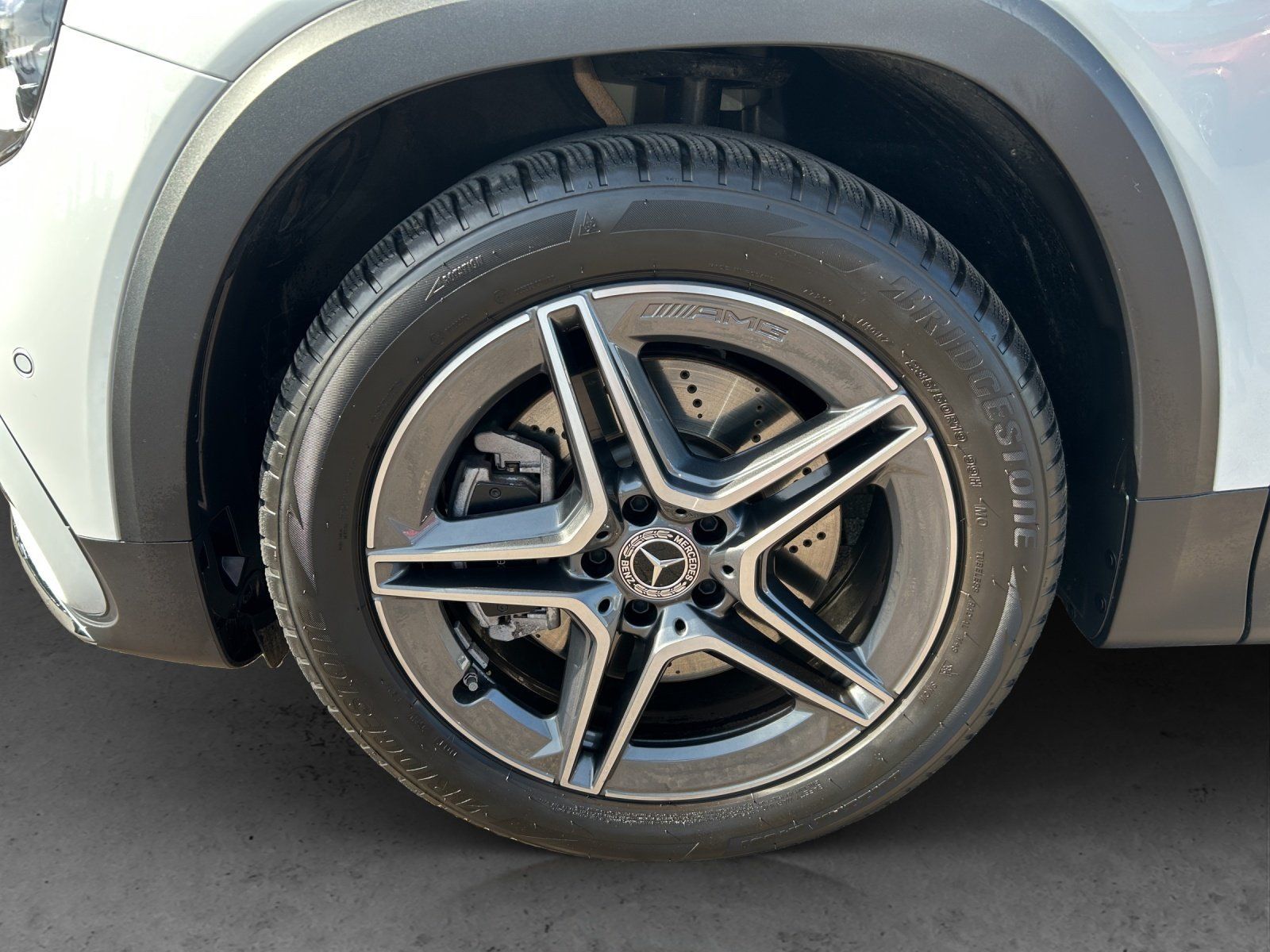 Fahrzeugabbildung Mercedes-Benz GLB 250 4M AMG Premium DISTRO KeyGo AHK 360°MLED