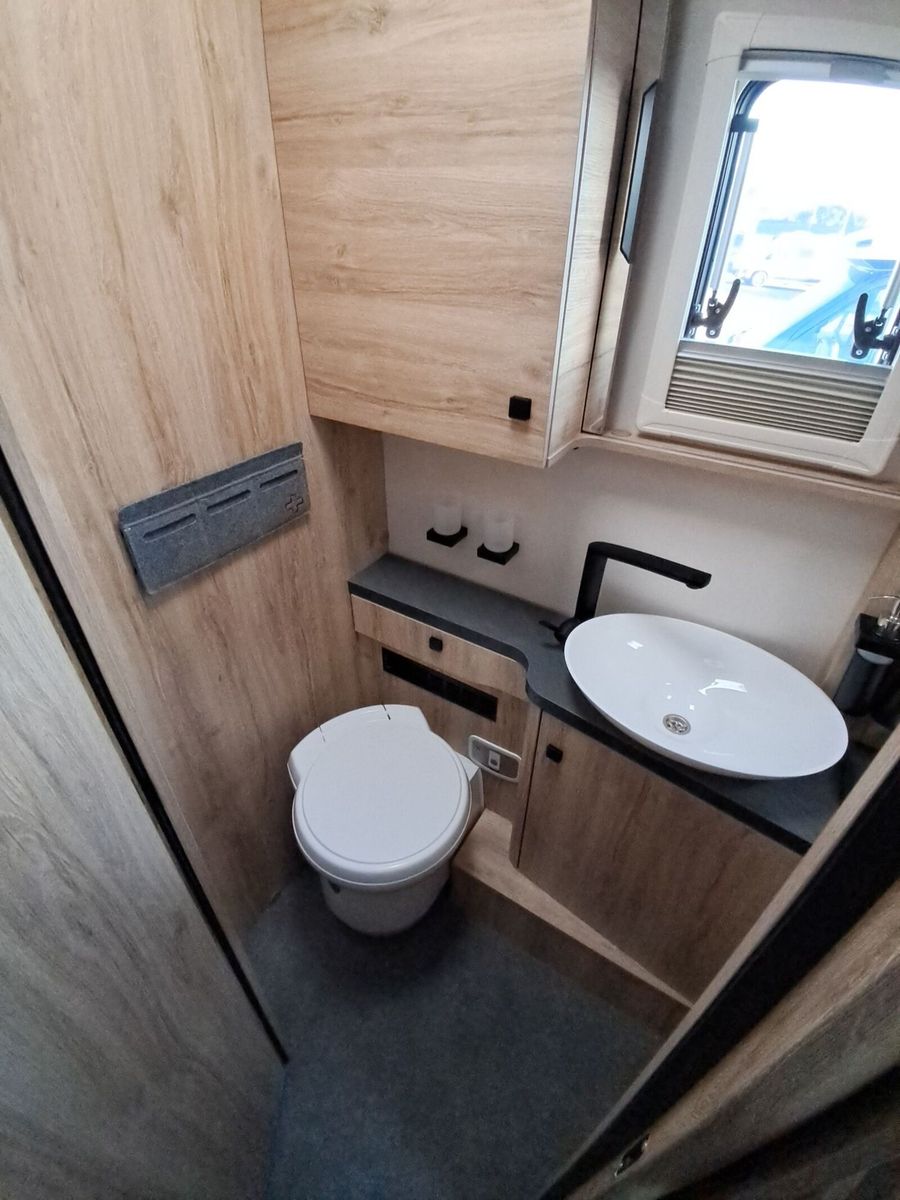 Fahrzeugabbildung Eura Mobil Profila RS PRS 720 EB 180PS Autom. MondialPlus