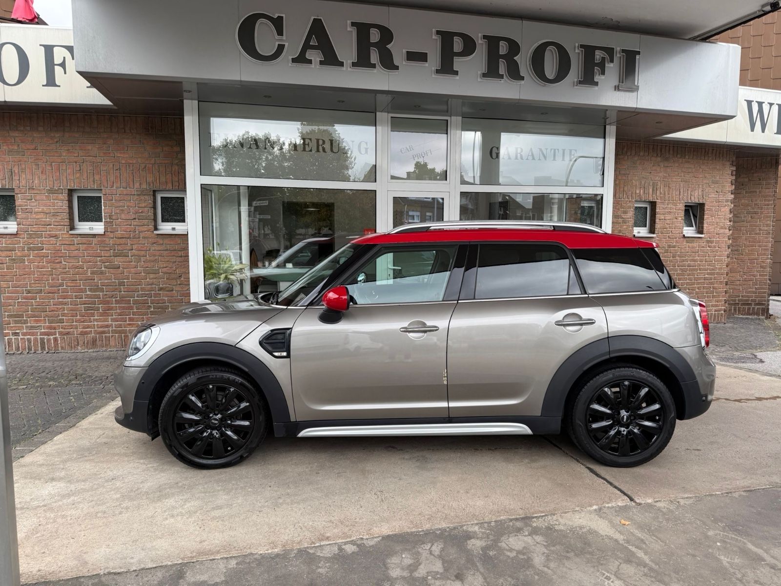 Fahrzeugabbildung MINI Cooper Countryman Autom. Navi/Panorama/1.Hand