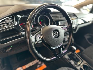 MYAUTOCENTER – Gebraucht- und Jahreswagen mit Werkstattservice in Pfaffenhofen Volkswagen Touran *AHK*ACC*PDC*3-Zonen*NAVI*1-HAND*