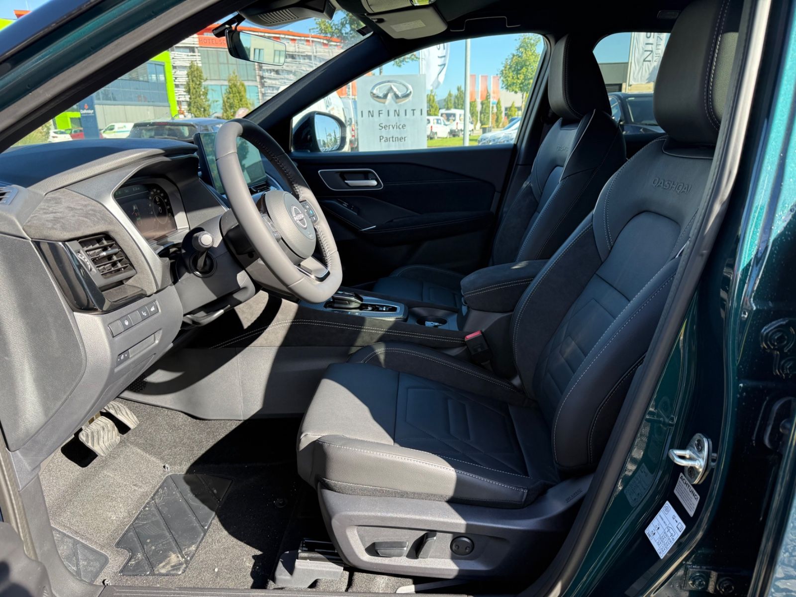 Fahrzeugabbildung Nissan Qashqai N-Design e-Power - Alcantara