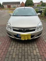 Opel Astra Twin Top Cabrio sehr gepflegt - Opel Astra aus 2010: Cabrio