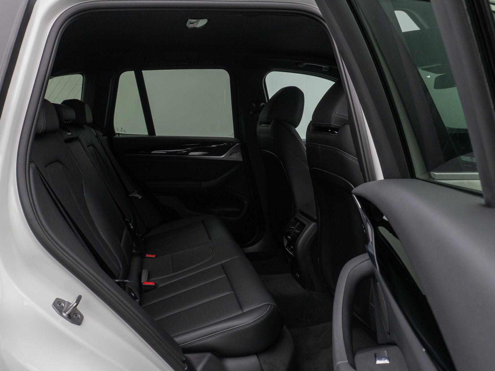 Fahrzeugabbildung BMW X3 xD30e Kamera HUD DAB HiFi Stop&Go AHK Sport