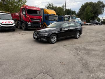 Volkswagen Passat Variant - 2