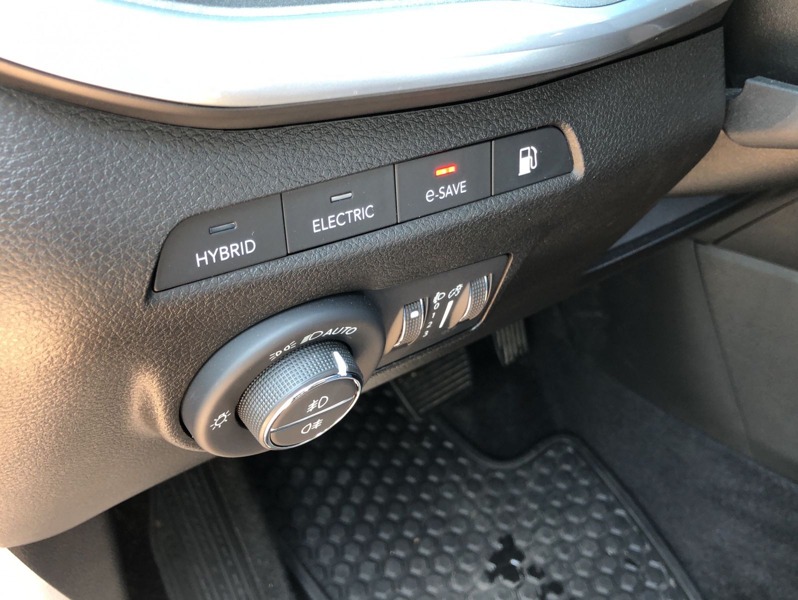 Fahrzeugabbildung Jeep Compass 1.3 T4 Plug-In Hybrid Limited 4xe 140kW