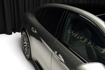Porsche Panamera - 4
