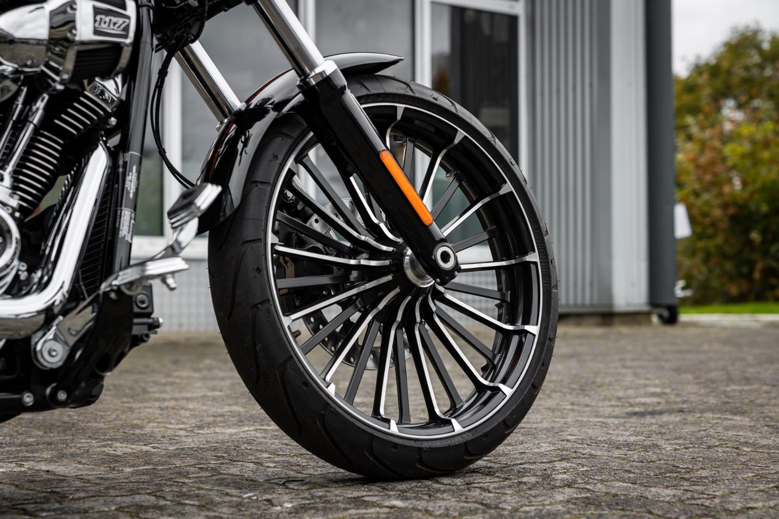 Fahrzeugabbildung Harley-Davidson FXBR Breakout 117 cui MY24 - JEKILL & HYDE
