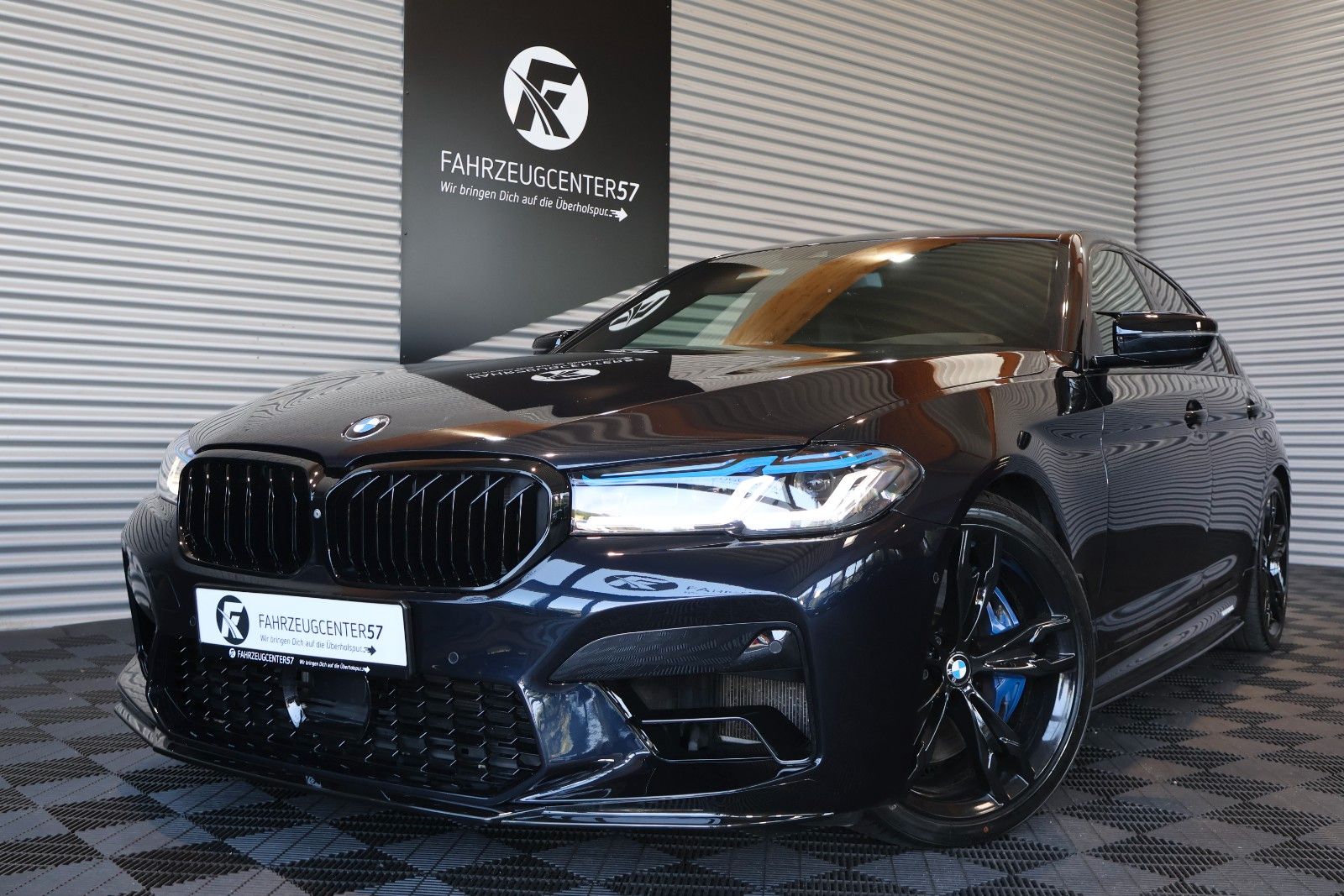 BMW M550i xDrive/360°KAMERA/ACC/B&amp;W/CARPLAY/HUD