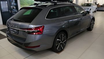 Skoda Superb Combi Style 2.0 TDI DSG NAV PDC MATRIX