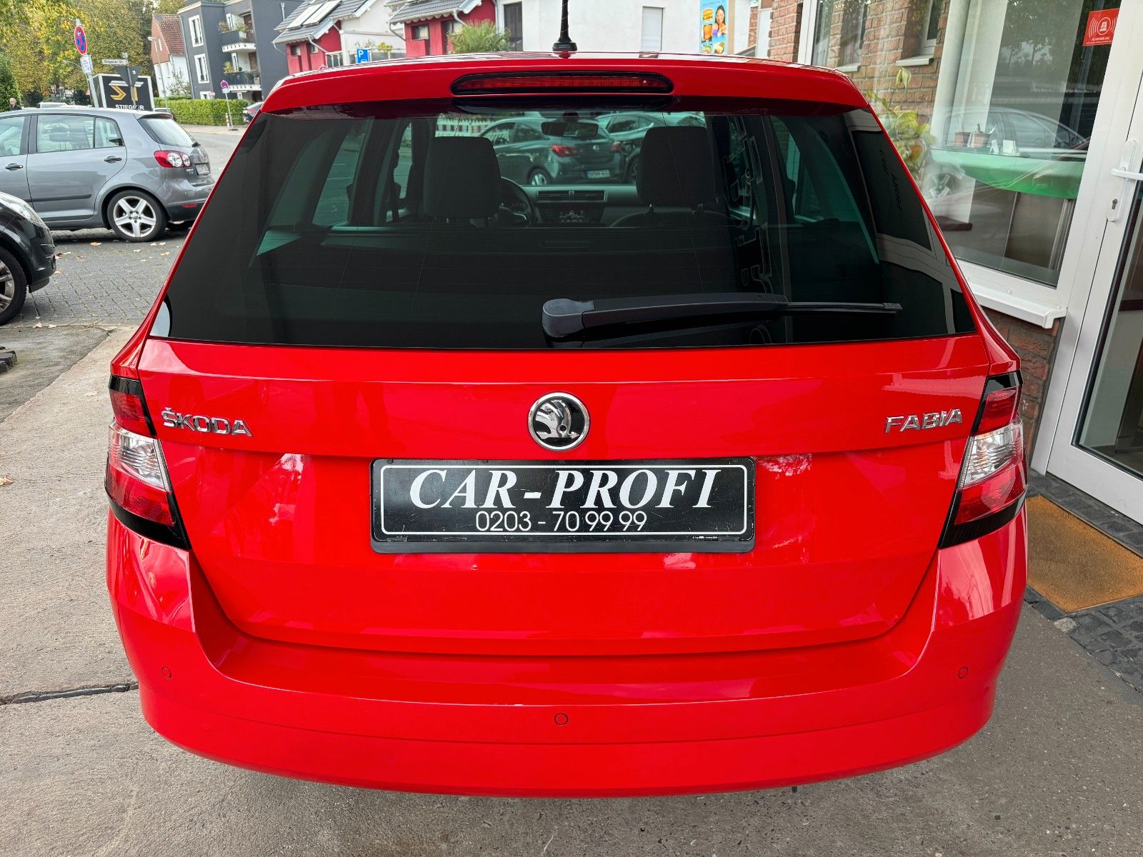 Fahrzeugabbildung SKODA Fabia Combi Ambition DSG Klimaaut./PDC/Bluetooth