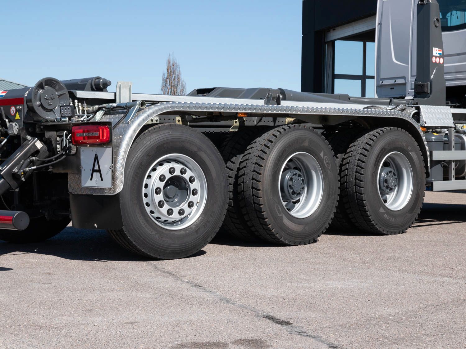 Fahrzeugabbildung DAF XF 530 FAW mit VDL Abrollkipper
