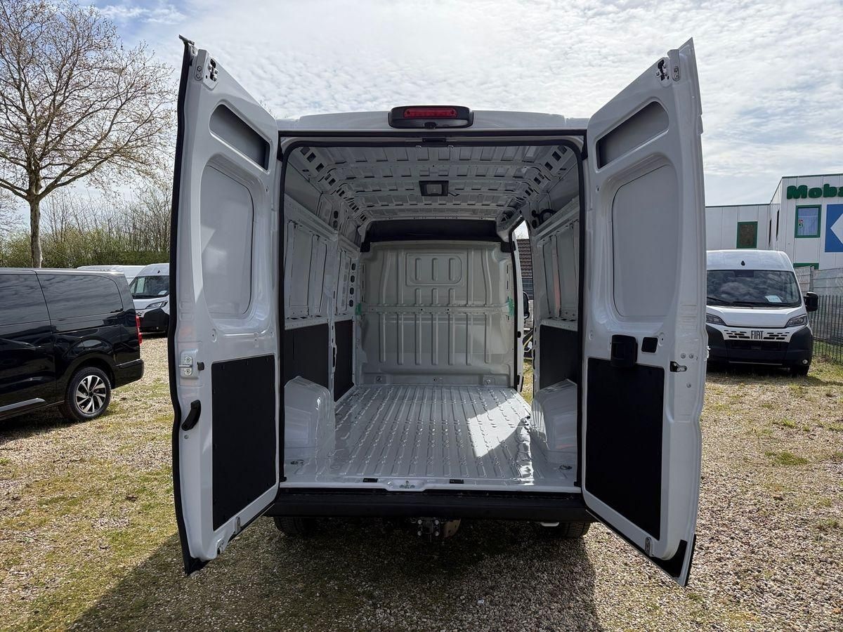 Fahrzeugabbildung Fiat Ducato Maxi L3H2 Kastenwagen 140 MT6