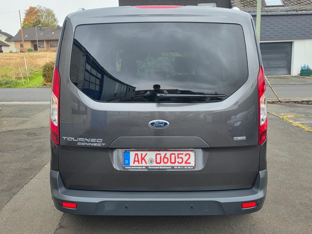 Ford Grand Tourneo
