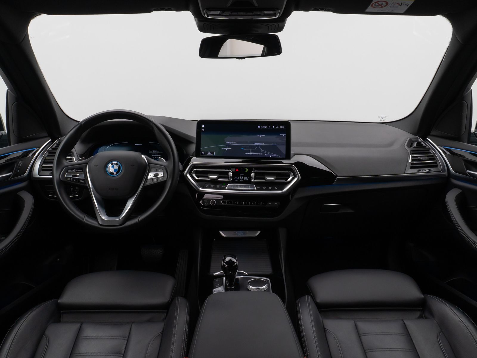 Fahrzeugabbildung BMW X3 xD30e Kamera HUD DAB HiFi Komfort Sport AHK