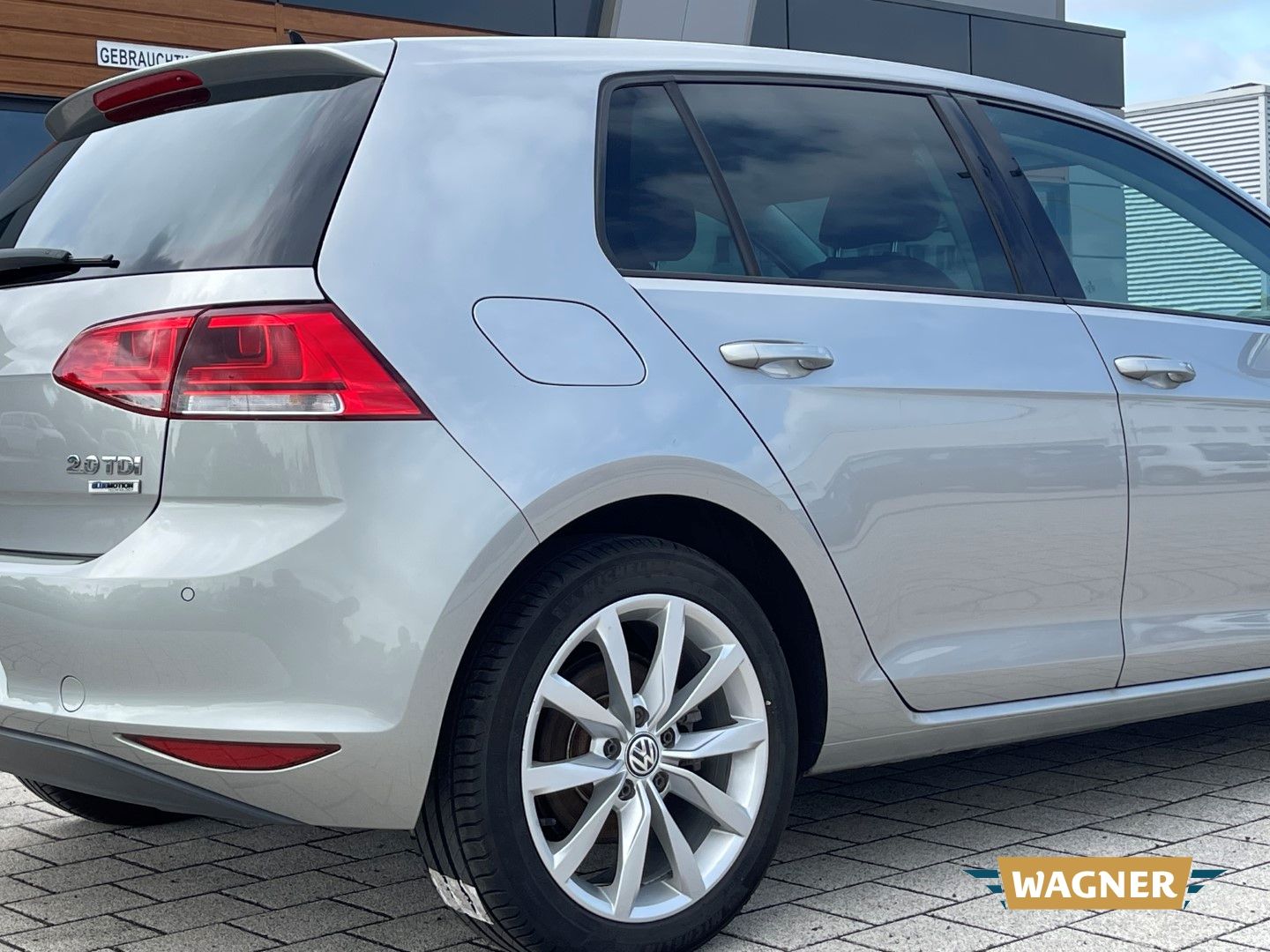 Fahrzeugabbildung Volkswagen Golf VII Highline BMT Klimaautomatik Bi-Xenon