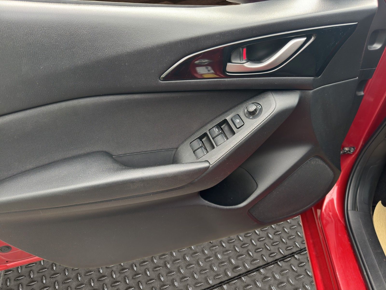 Fahrzeugabbildung Mazda 3 Lim. Center-Line Klimaaut./Sitzheizung/Navi