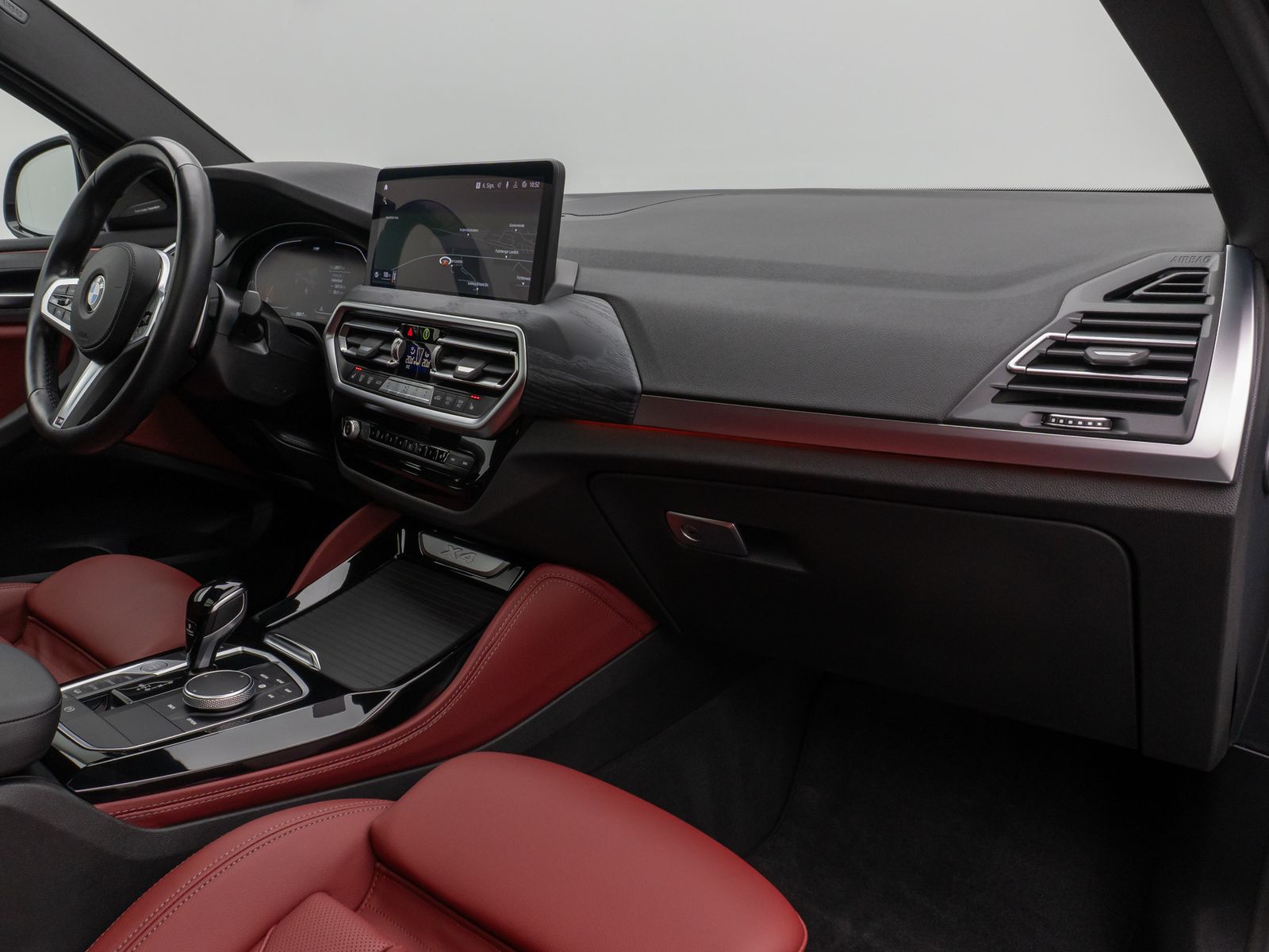 Fahrzeugabbildung BMW X4 xD30i M Sport Panorama 360°DAB H/K AHK Komfor