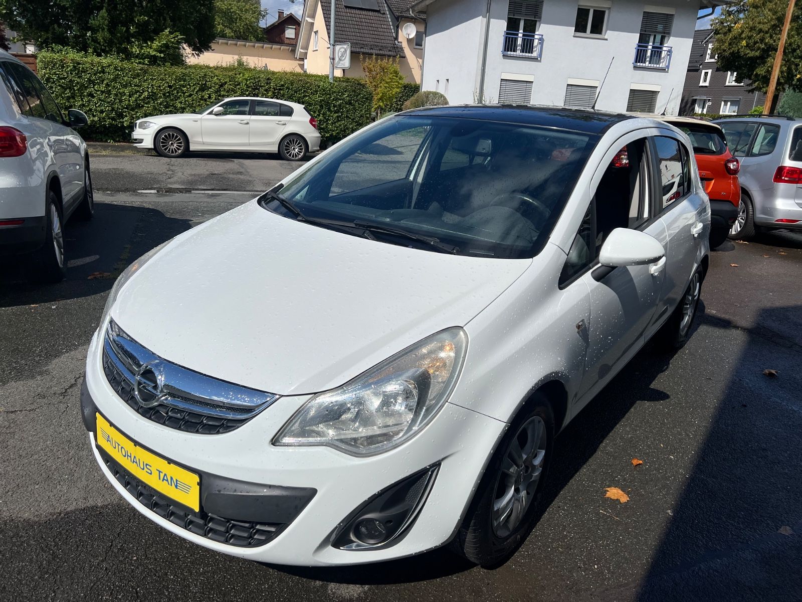 Fahrzeugabbildung Opel Corsa D 1.2 Color Edition