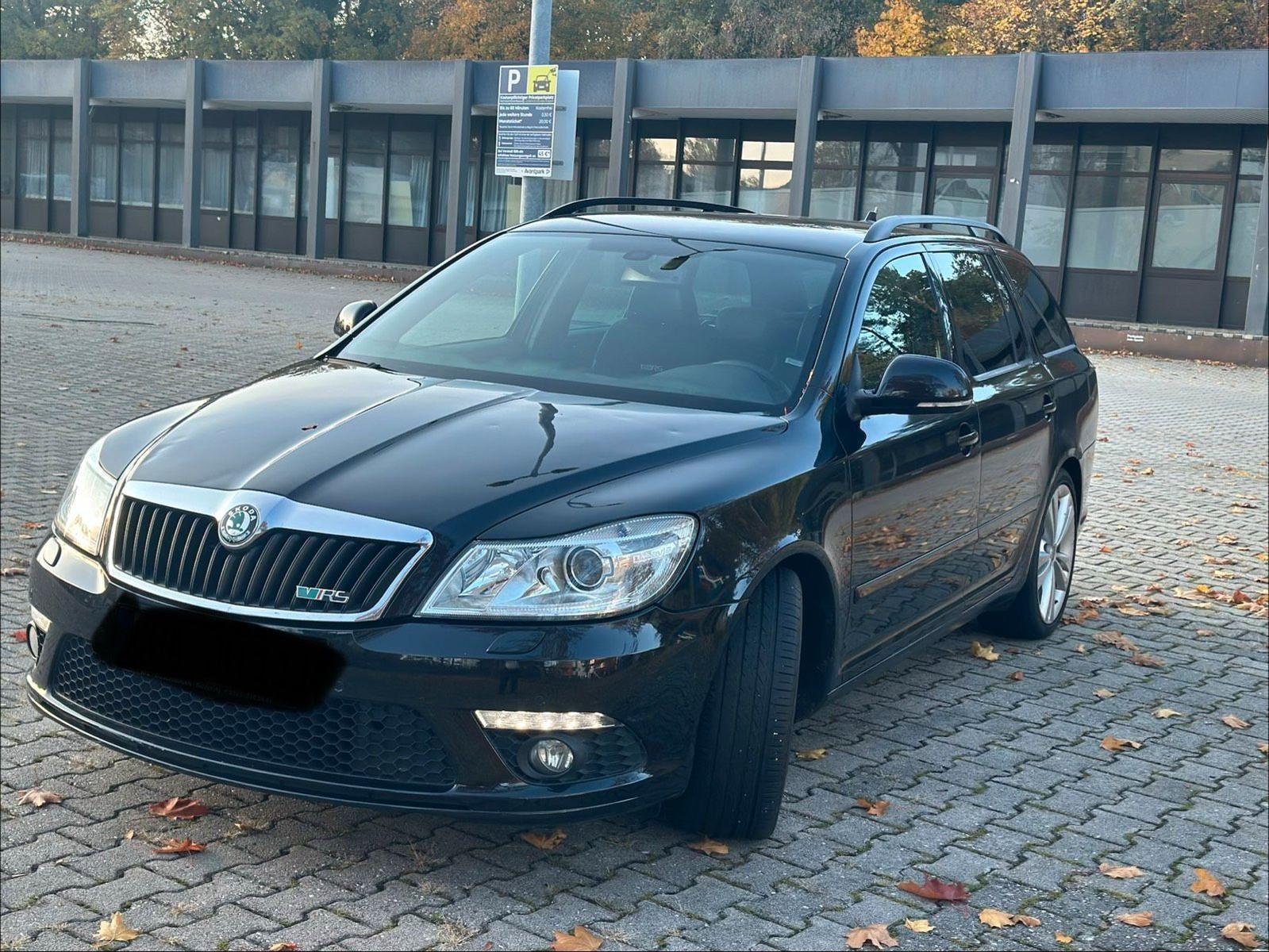 Skoda Octavia 2012 — interior