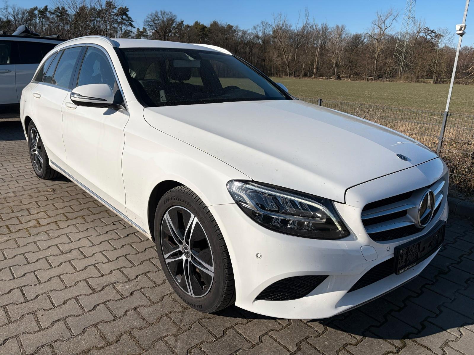 Mercedes-Benz C 220 C T-Modell/Navi/Kamera/Teilleder/LED Licht