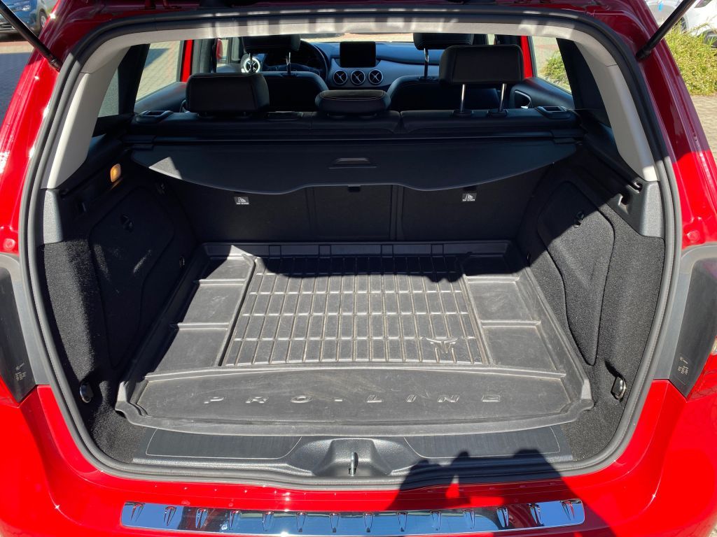 Fahrzeugabbildung Mercedes-Benz B 180 7G-DCT Urban *Navi*Sitzheizung*Automatik*