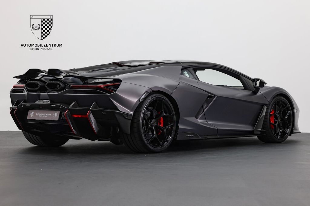 LAMBORGHINI Revuelto 2025