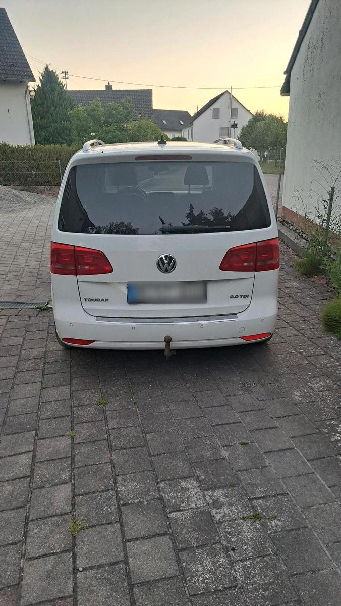 Volkswagen Touran 2010 — engine 170 HP (125kW)