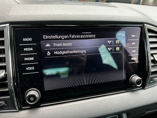 Karoq Ambition KAMERA;CARPLAY;PDC;KESSY