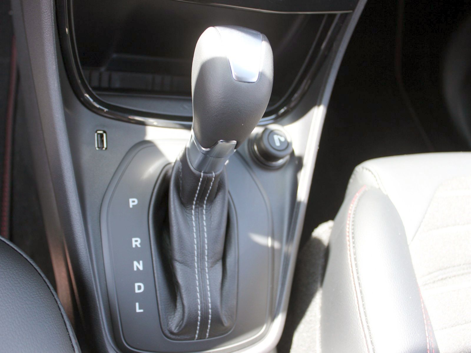 Fahrzeugabbildung Ford Puma ST-Line X 1,0 EcoBoost Mild Hybrid