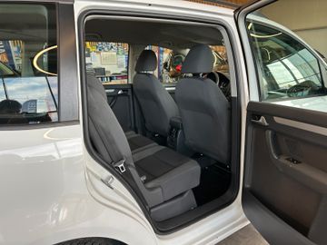 MYAUTOCENTER – Gebraucht- und Jahreswagen mit Werkstattservice in Pfaffenhofen Volkswagen Touran *7-SITZER*TÜV 827*2-ZONEN*PDC*DACHRELING