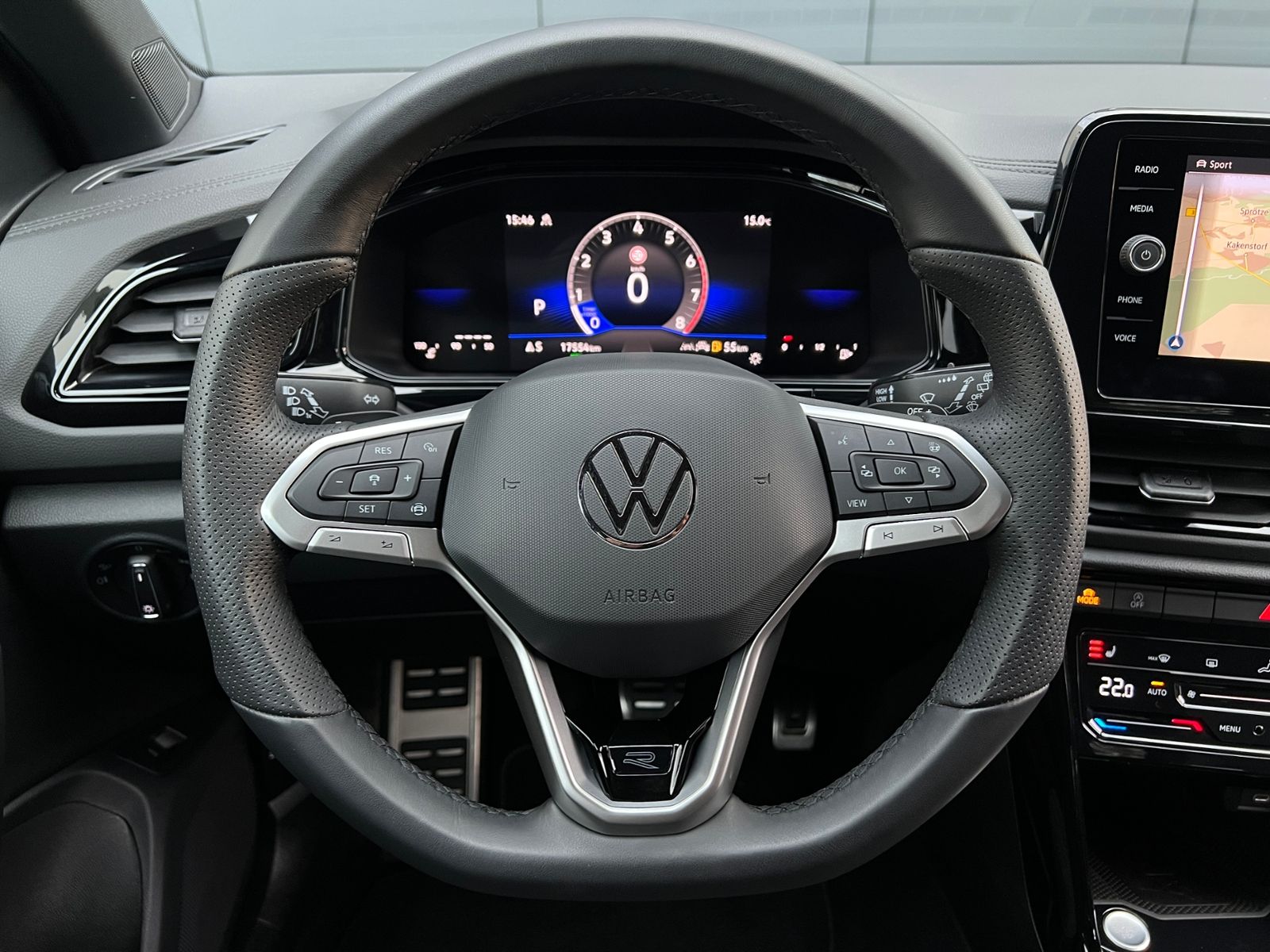 Fahrzeugabbildung Volkswagen T-Roc R-Line 1.5 TSI DSG *AHK, LED, Black Style,