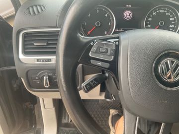Volkswagen Touareg - 12