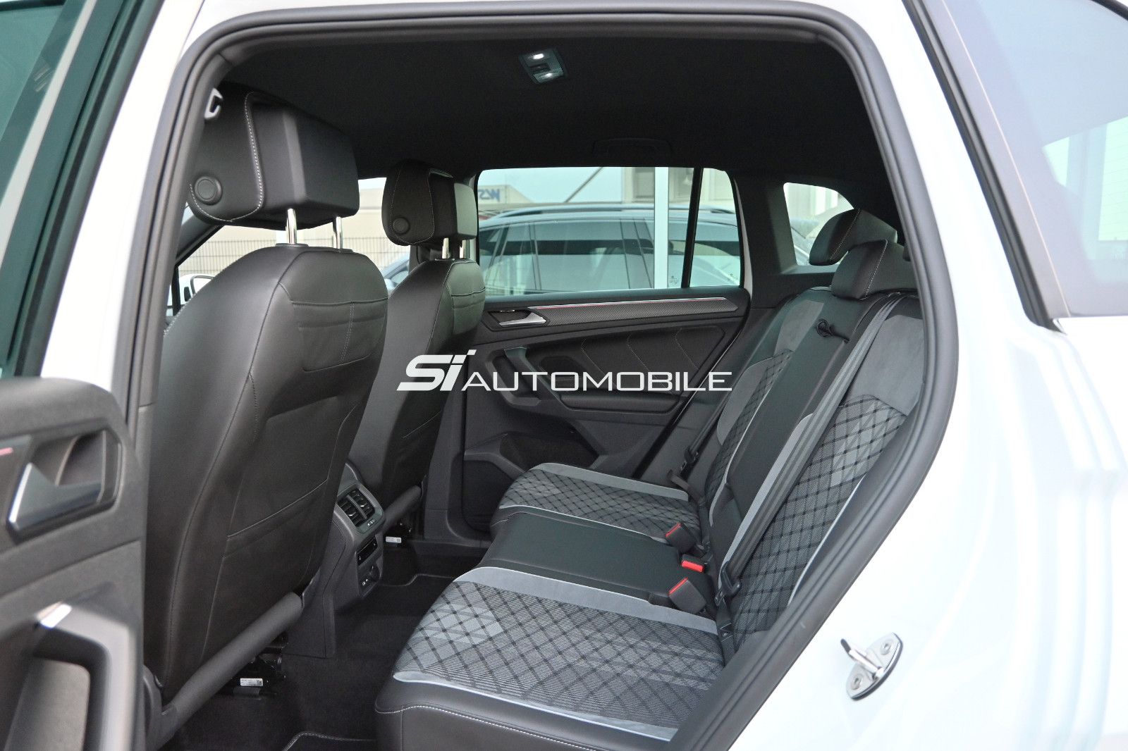 Fahrzeugabbildung Volkswagen Tiguan 1.4 eHybrid DSG R-Line °ACC°AHK°360°-KAM°