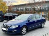 Volkswagen VW Passat 2.0 TDI Limousine *Navi*Climatro... - Volkswagen Passat: Cl
