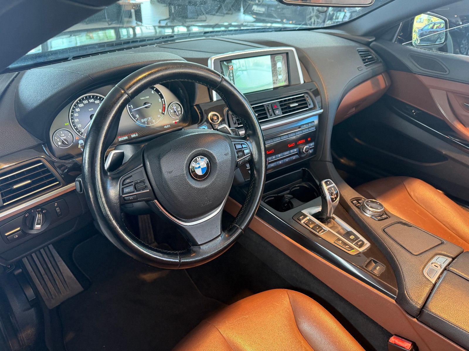 Fahrzeugabbildung BMW 640 Cabrio d xDrive/KAMERA/NAVI/MEMORY/BI-XENON