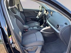 Fahrzeugabbildung Audi Q2 1.5 TSI Sport LED SHZ PDC VIRTUAL NAVI
