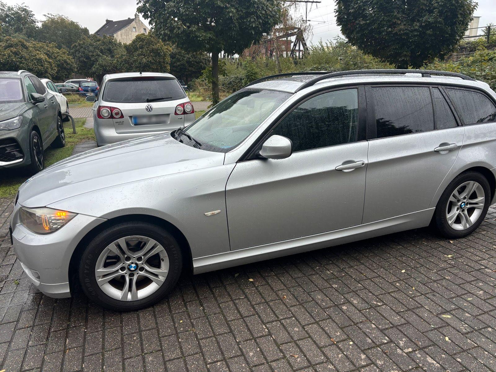 BMW 320 2009 — engine 177 HP (130kW)