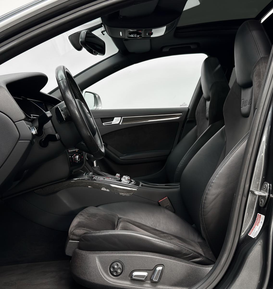 AUDI RS4 AVANT 4.2 V8 FSI 450ch QUATTRO - B&O - TOIT PANORAMIQUE - CAPRISTO - SUSPENSION KW - CUIR/ALCANTARA