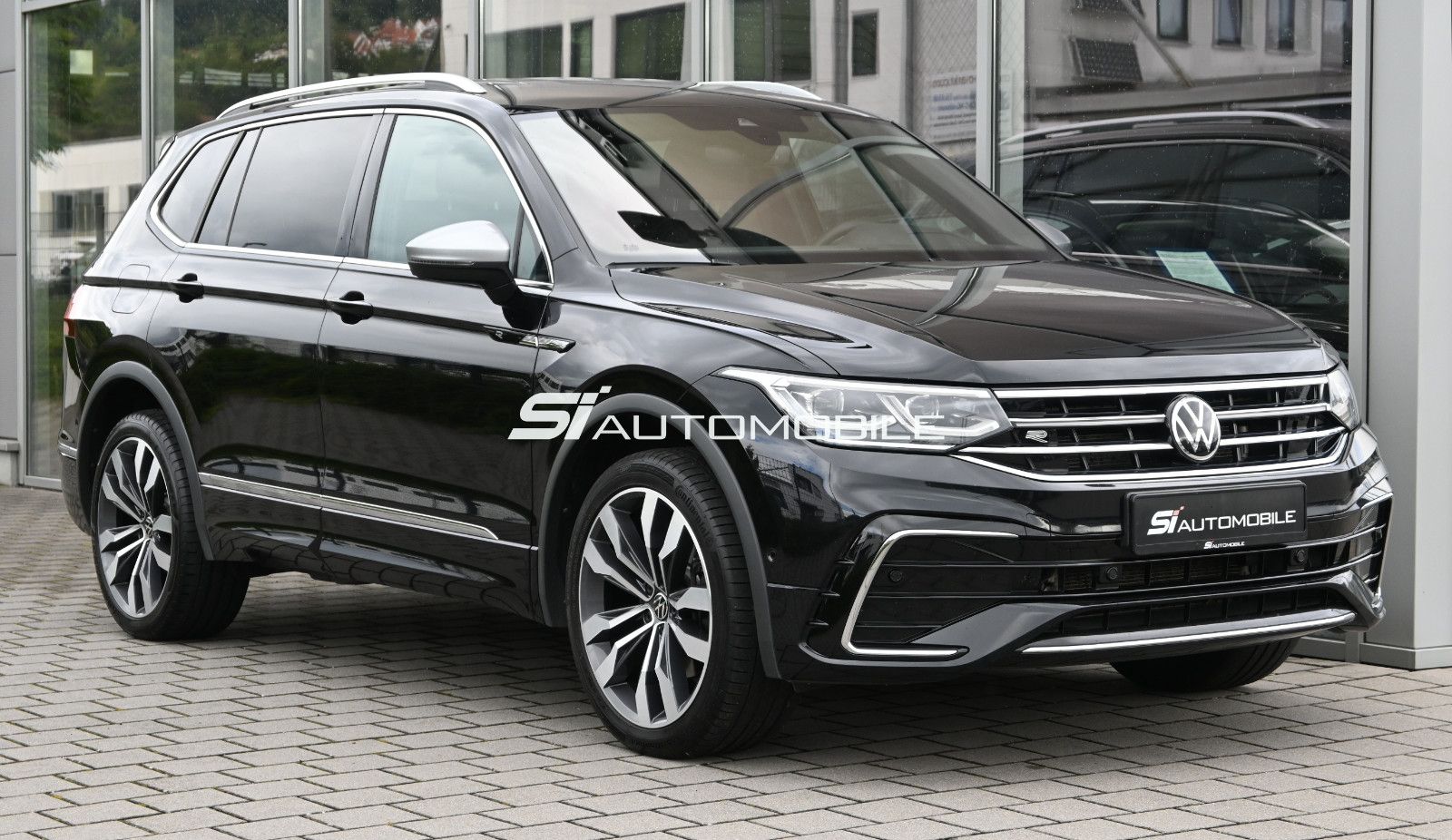 Fahrzeugabbildung Volkswagen Tiguan Allspace 2.0 TDI 4M R-LINE °AHK°HUD°STHZG