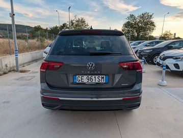 Volkswagen Tiguan - 5